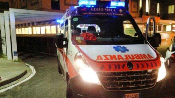 Cusano Milanino, 17enne si cala da finestra per aggirare divieto dei genitori e precipita: è grave