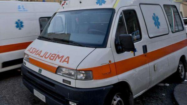 Gubbio, auto sbatte contro un palo: un ragazzo morto e due feriti