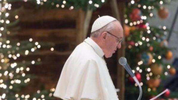 Papa: "La dolorosa esperienza dei migranti ricorda quella di Gesù"