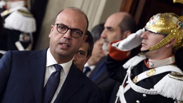 Alfano: "Chiudiamo esperienza Ncd, ora uniamoci ad altri moderati"