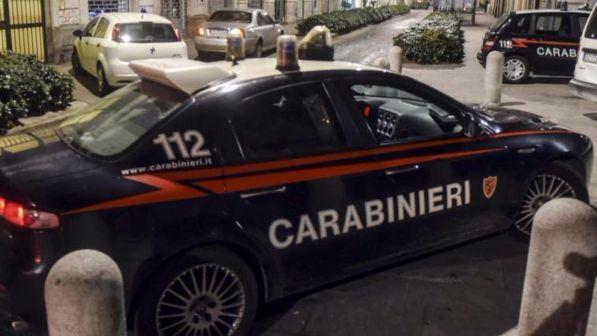 Milano, lite a colpi di bottiglia in pieno centro: due feriti