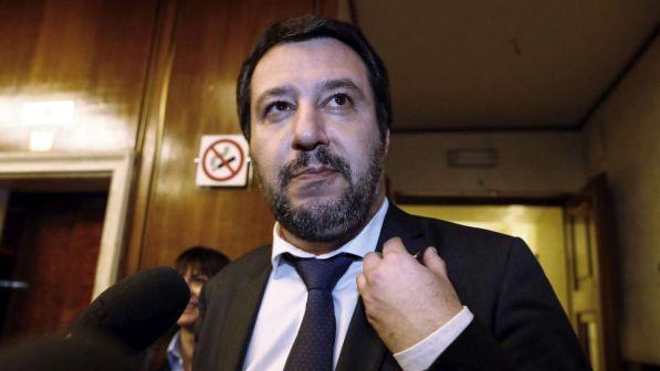 Governo, Salvini:chi guarda a sinistra si chiama fuori da coalizione
