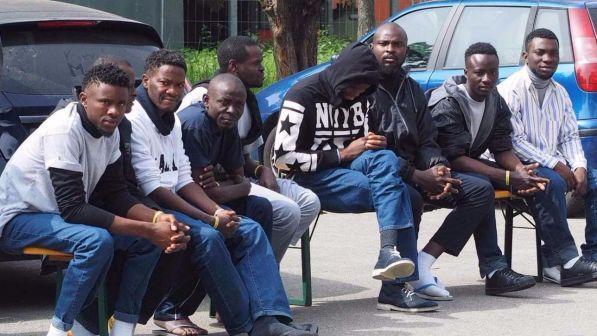 Migranti, Garante: centri scadenti e scarsa trasparenza