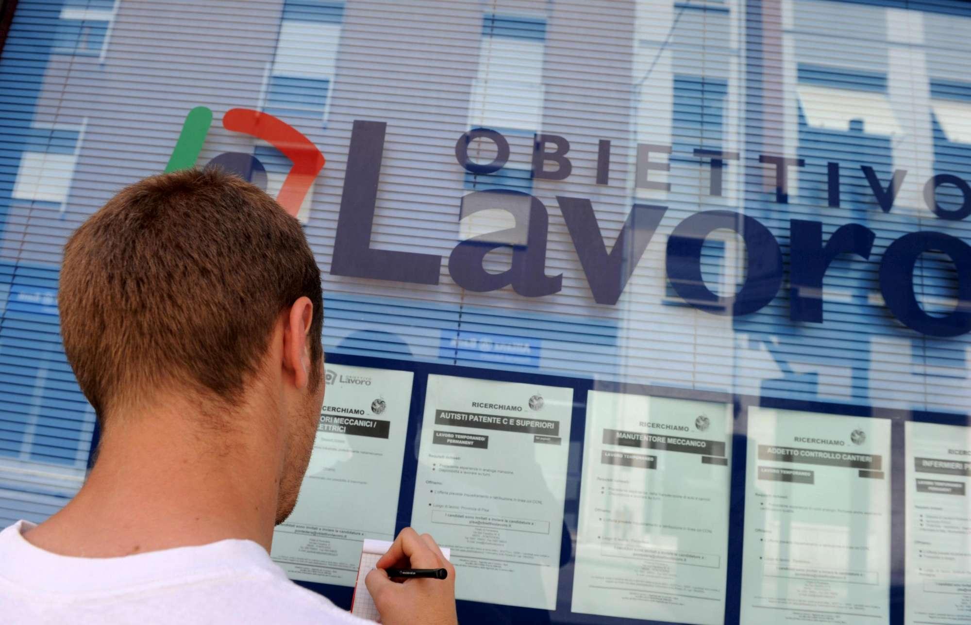 Lavoro, l'occupazione cresce ma mancano le competenze digitali