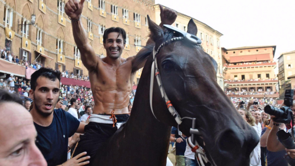 Palio di Siena, la Lupa vince ancora: storico "cappotto"