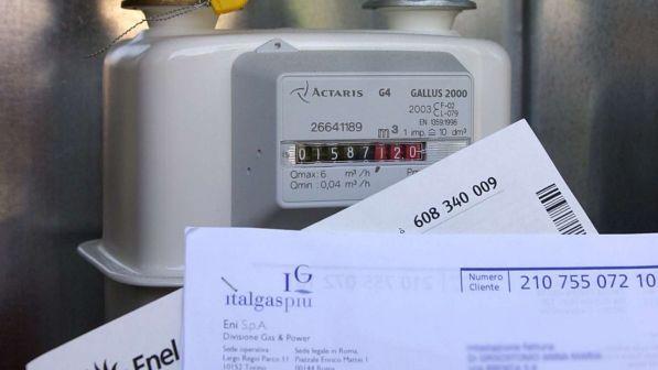 Tariffe, dal 1° luglio aumenta bolletta della luce: gas giù del 6,9%