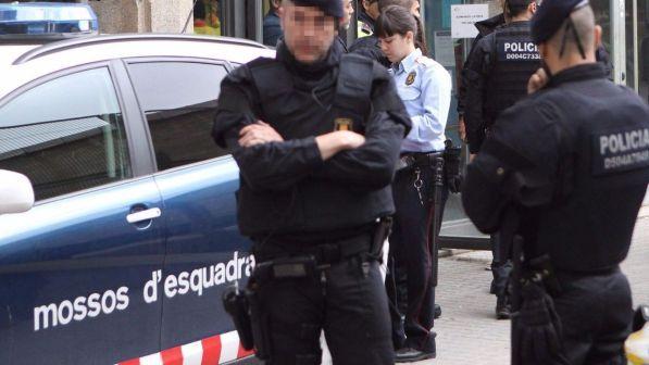 Barcellona, vasta operazione di polizia a Ripoll e Manlleu