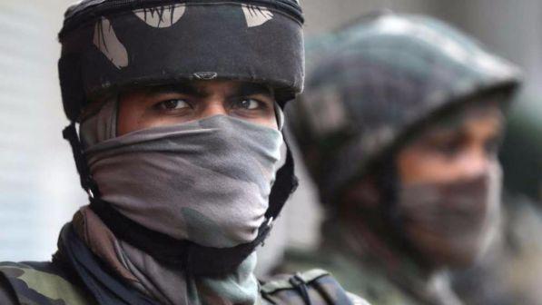 Kashmir, Islamabad: India prepara attacco a Pakistan, risponderemo