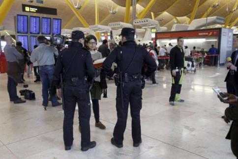 Bruxelles,giubba inesplosa in scalo