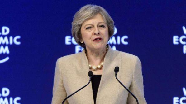 Gb, Theresa May: "Le sanzioni contro la Russia vanno mantenute"