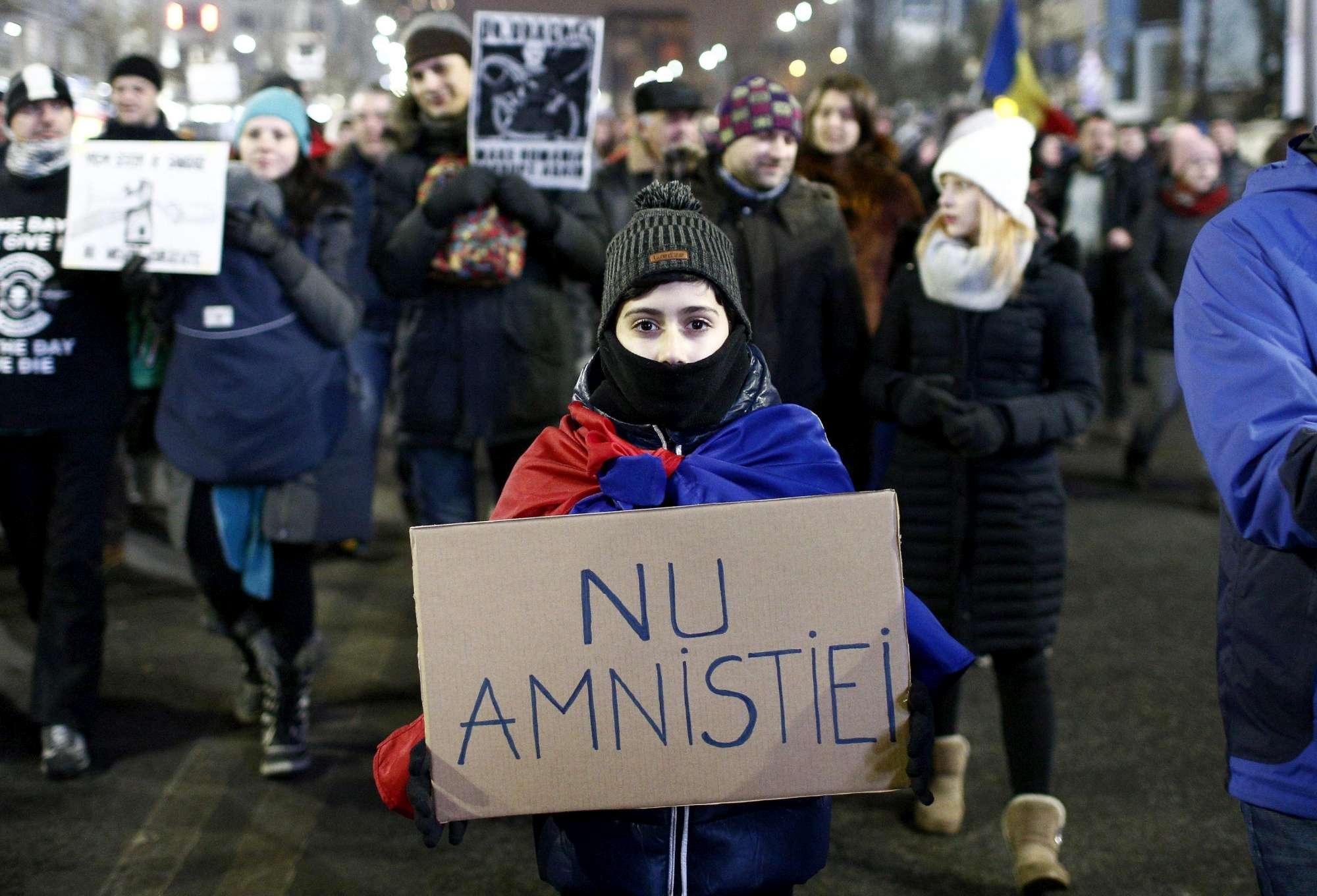 Romania: migliaia manifestano contro il progetto di amnistia