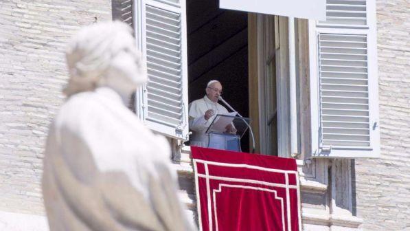 Il Papa: vicino a popolazioni Texas e Louisiana colpite da uragano