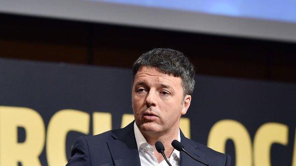 Renzi: nel programma Pd "back to Maastricht" e riduzione del debito