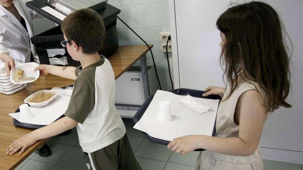 Trino, troppe famiglie non pagano la mensa scolastica: "buco" da 130mila euro