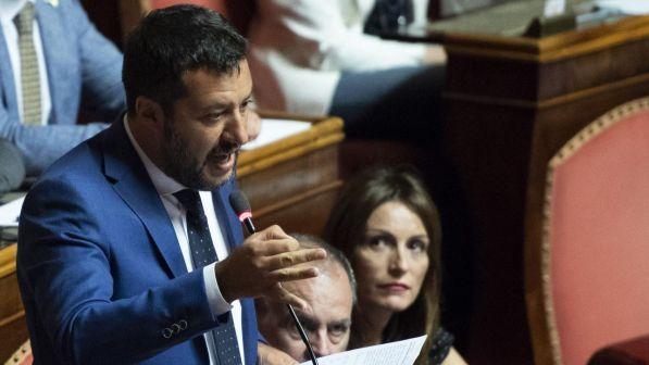 Governo, Salvini: "Ritirare i ministri? Dipende da cosa dice Conte"