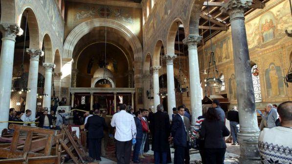 Il Cairo, attentato a chiesa copta: arrestati altri tre sospetti