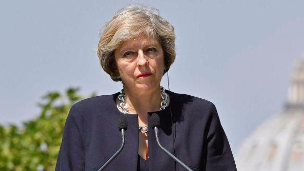 May a Trump: "Insieme difendiamo valori comuni, attento a Putin"