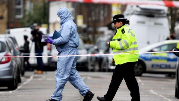Gb, nuova violenza a Londra: 20enne ucciso a coltellate