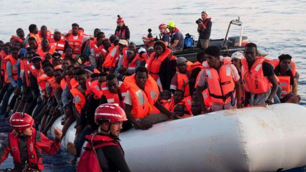 Migranti, nuova bozza Ue: "L'Unione resta a fianco dell'Italia"