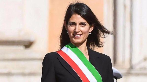 Roma, Raggi: dimissioni se condannata? Ne parliamo la settimana dopo