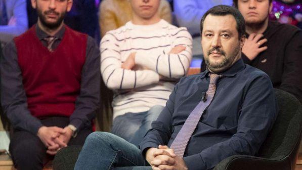 Salvini: "Nessuno scambio tra Tav e Diciotti, si curi chi lo pensa"