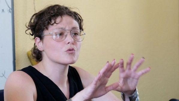 Augurò la morte ai poliziotti a Torino, il tribunale conferma il licenziamento della maestra