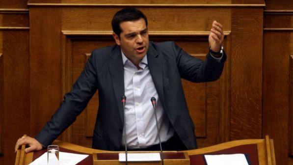 Grecia, il governo Tsipras supera il voto di sfiducia
