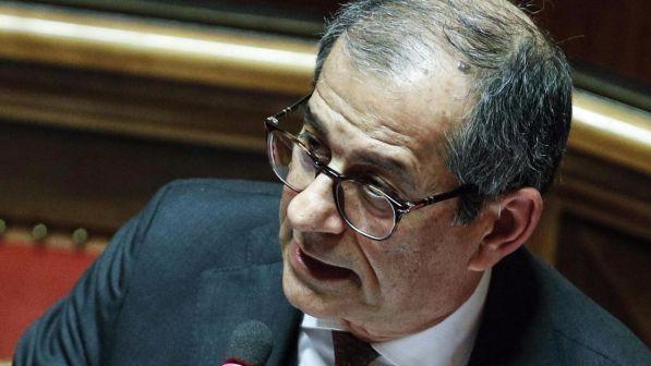 Tria: "Il bonus di 80 euro voluto da Renzi sparirà, è stato un provvedimento sbagliato"