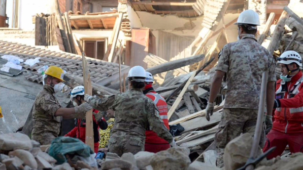 Sisma, sindaco di Amatrice: in 15 mancano ancora all'appello