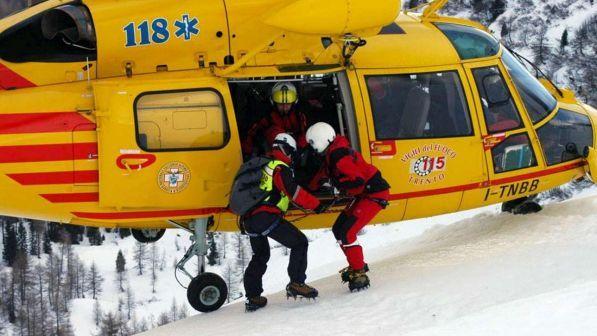 Val di Fassa, sciatrice tedesca muore schiantandosi contro albero
