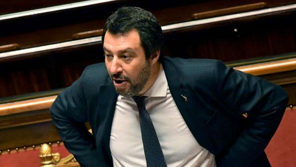 Migranti, Salvini: "Navi Ong vedranno l'Italia solo in cartolina"