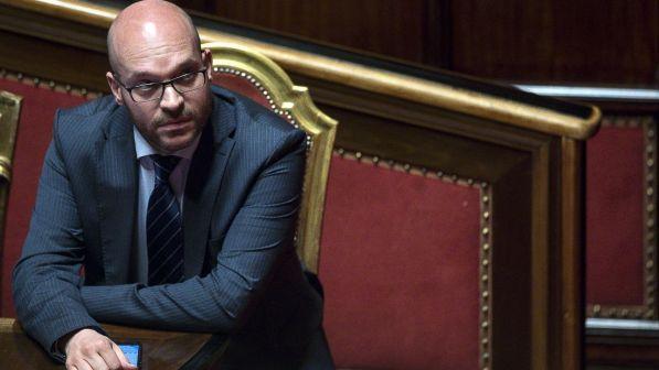 Il ministro Fontana: "Stop al riconoscimento dei figli di coppie gay"