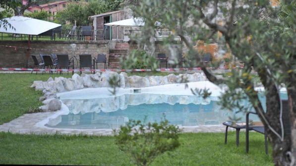 Massa, morta la bimba ricoverata per un incidente in piscina: indagate sei persone