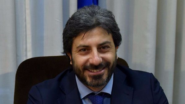 M5s, Fico: "Sul reintegro di Pizzarotti deciderà Beppe Grillo"