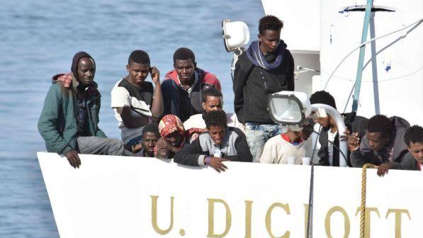 Migranti, slitta di qualche ora l'approdo della Diciotti a Trapani