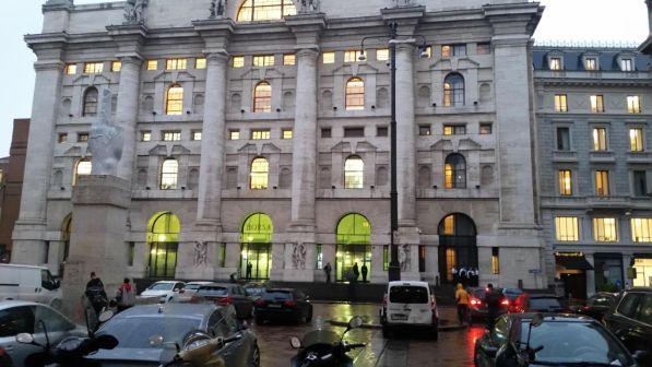 Borsa, Piazza Affari chiude in rialzo: Ftse Mib +0,48%
