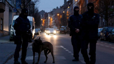 Belgio, "a Molenbeek 5 arresti"