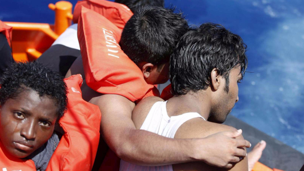 Sicilia, Guardia costiera: "Soccorsi 1.100 migranti"