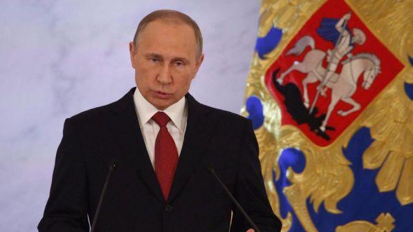 NordCorea, Putin chiama Moon Jae-in: "Soluzione solo con dialogo"
