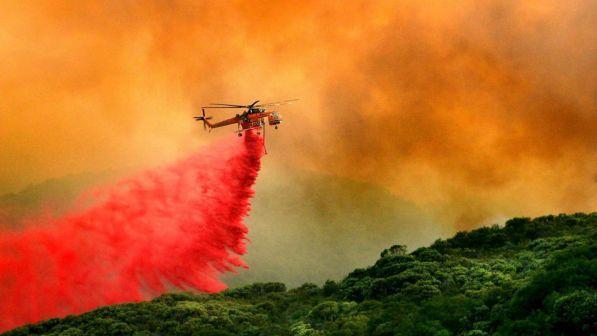 Usa, incendio nel sud della California: evacuate 1.000 persone