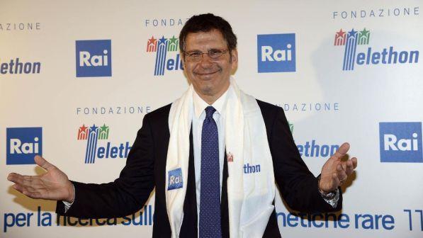 Gli animalisti contro Fabrizio Frizzi... e la Rete insorge contro di loro