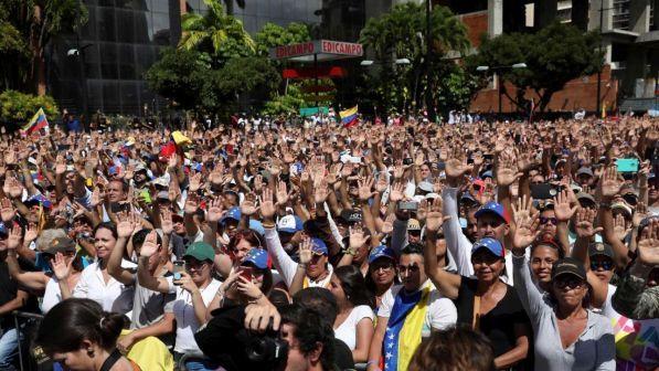 Venezuela, Mosca attacca: "Usa e alleati vogliono il golpe"
