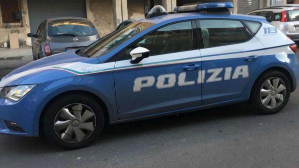 Immigrazione clandestina a Napoli, sette arresti tra cui due poliziotti