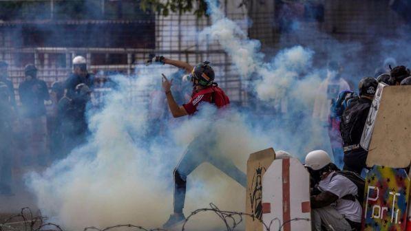 Venezuela, manifestante ucciso a Merida: è la 100esima vittima