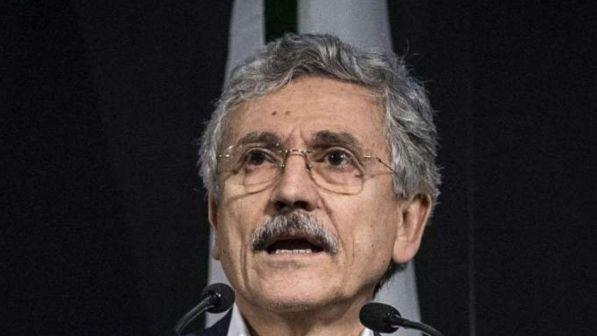 D'Alema: "Più di M5s mi preoccupa la deriva neofascista della Lega"