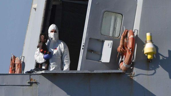 Migranti, Ue: senza registrazione rischio procedura per l'Italia