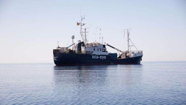 Migranti, Alan Kurdi cambia rotta e si dirige verso Malta