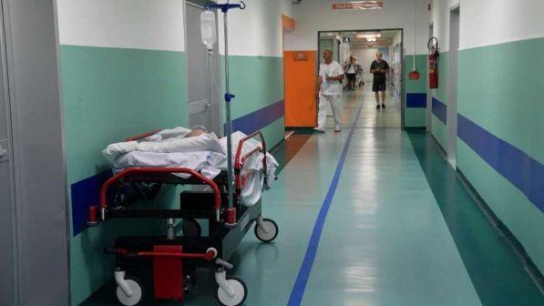 Superbatterio New Delhi: 31 le morti sospette in Toscana | Iss: "Alzare il livello di attenzione"