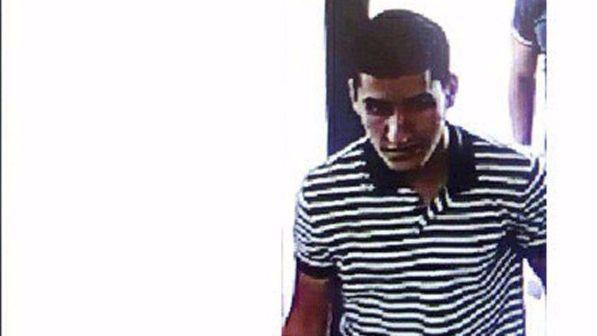 Barcellona, la madre del killer: "Era buono, mi dava 300 euro ogni mese"