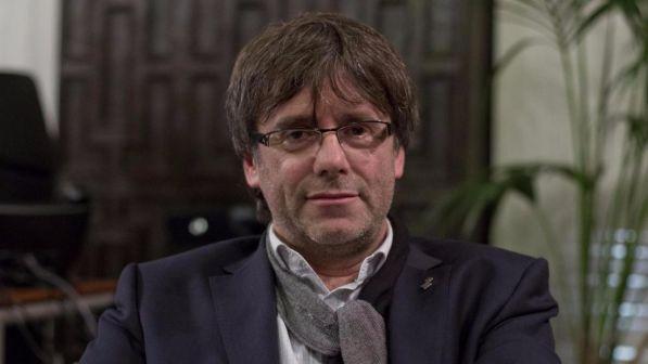 Catalogna, Puigdemont: "Rajoy è il guardiano della tomba di Franco"